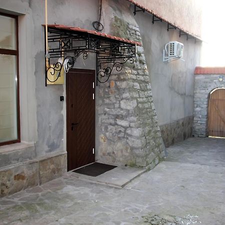Historical Old City Apartament, Старе Місто , 2 Спальні, Балкон-Тераса, 85 Кв М Kamjanets-Podilskyj Exteriör bild