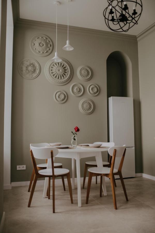 Historical Old City Apartament, Старе Місто , 2 Спальні, Балкон-Тераса, 85 Кв М Kamjanets-Podilskyj Exteriör bild