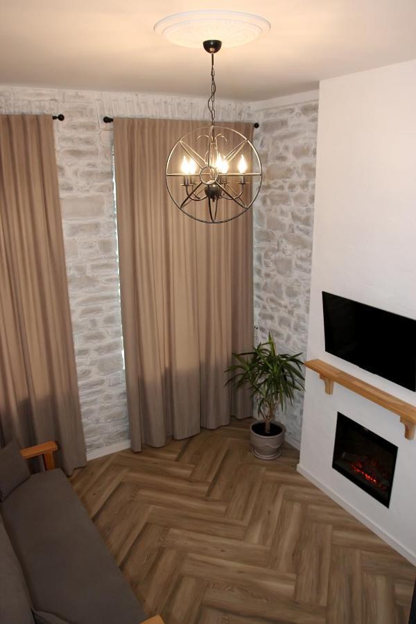 Historical Old City Apartament, Старе Місто , 2 Спальні, Балкон-Тераса, 85 Кв М Kamjanets-Podilskyj Rum bild
