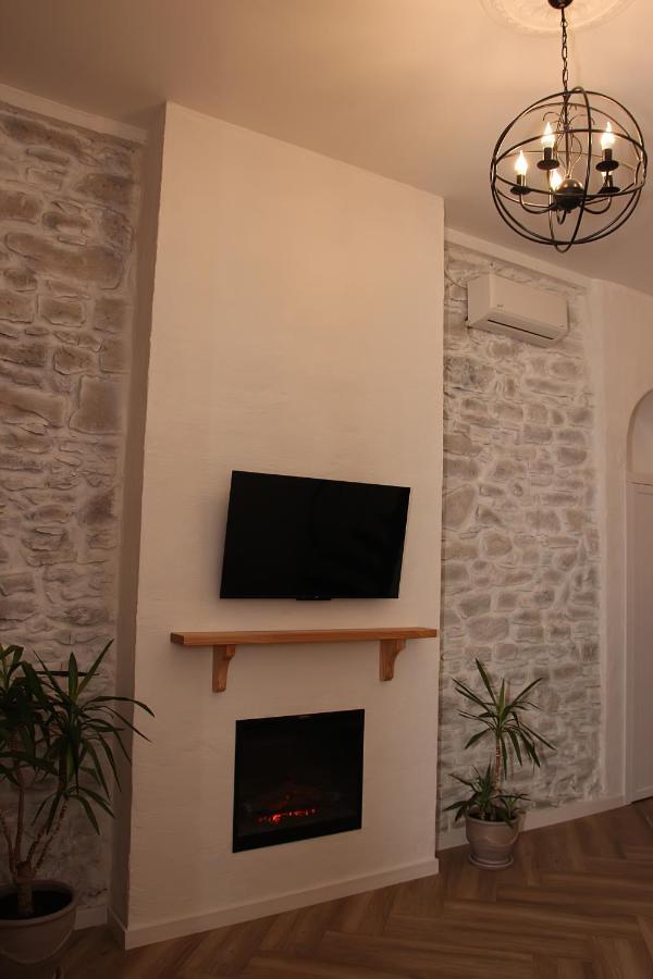 Historical Old City Apartament, Старе Місто , 2 Спальні, Балкон-Тераса, 85 Кв М Kamjanets-Podilskyj Rum bild
