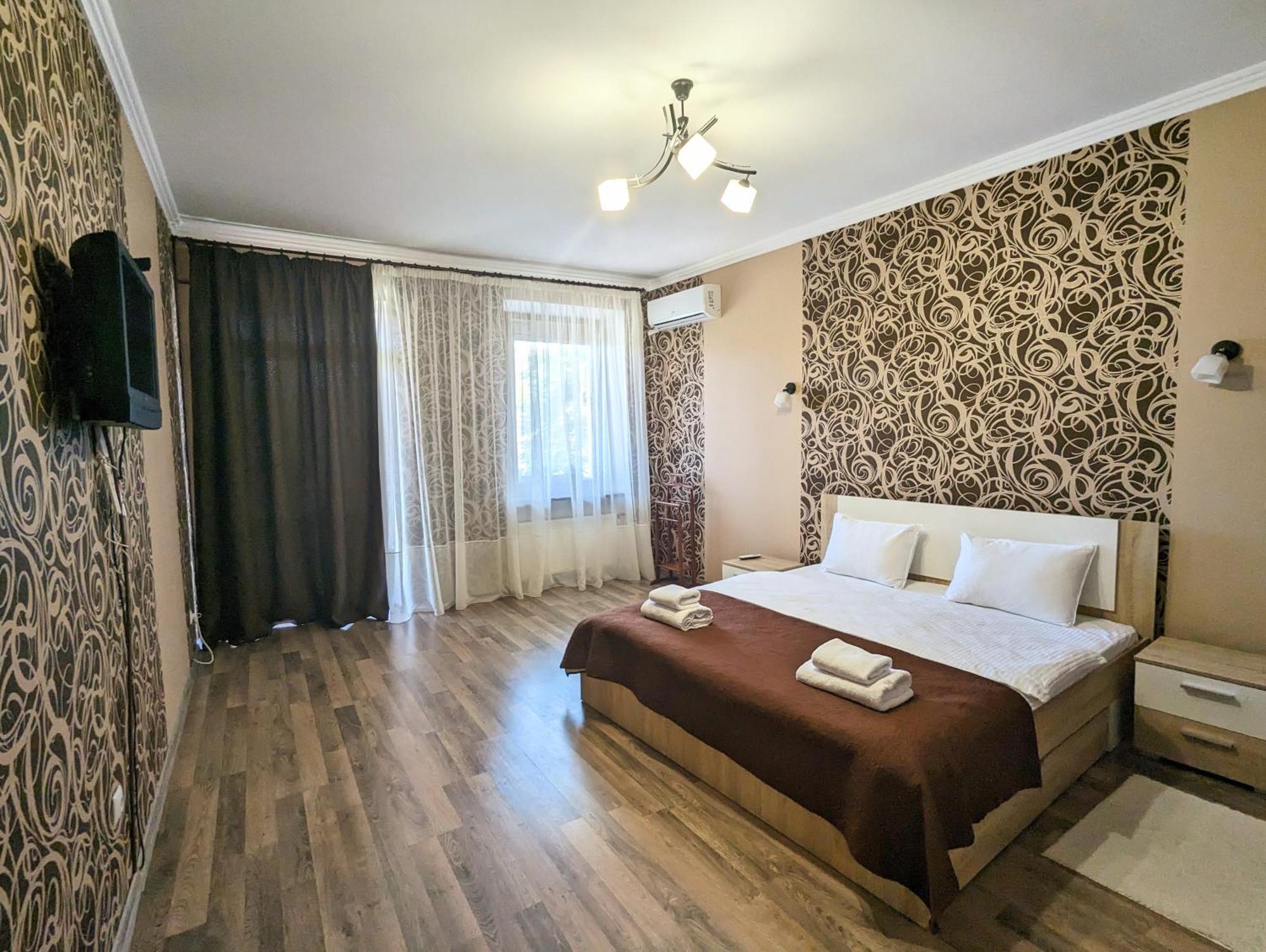 Historical Old City Apartament, Старе Місто , 2 Спальні, Балкон-Тераса, 85 Кв М Kamjanets-Podilskyj Exteriör bild